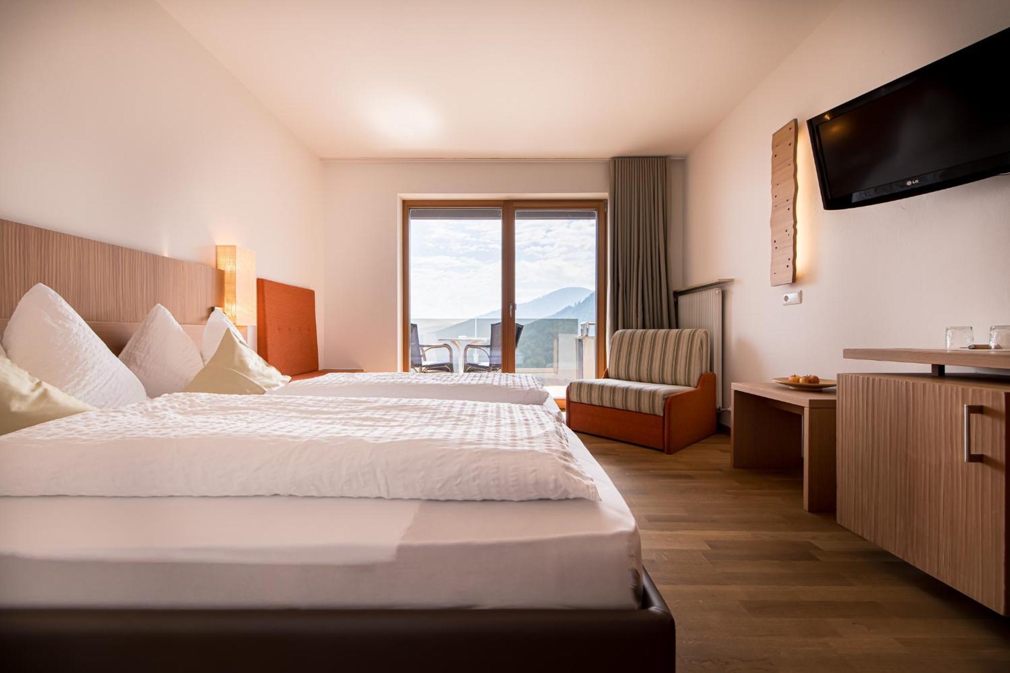 Kronplatz-Resort Hotel Kristall Olang Exterior photo
